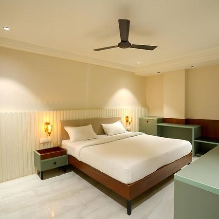 Hotel Square 36 โกตา ภายนอก รูปภาพ