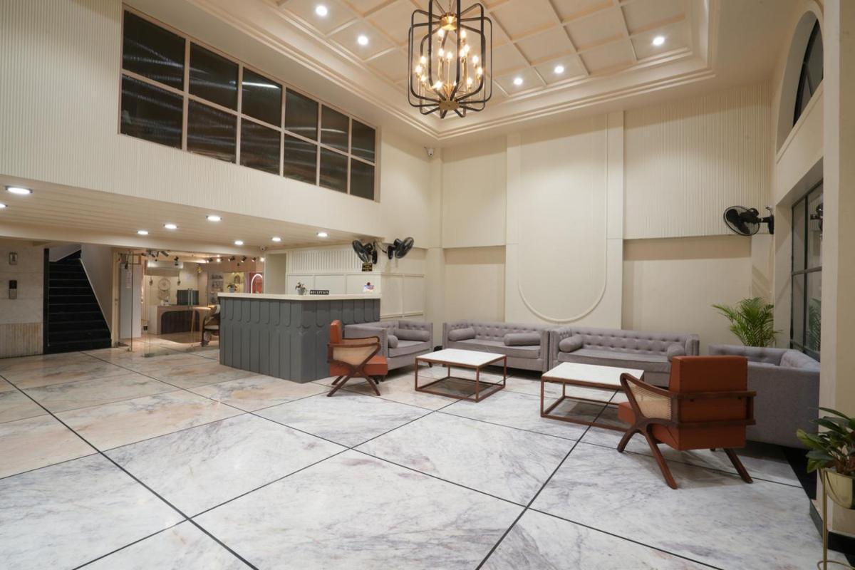 Hotel Square 36 โกตา ภายนอก รูปภาพ