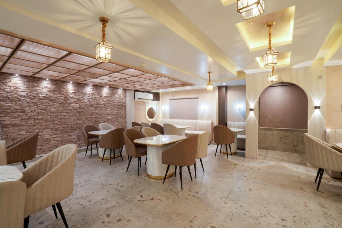 Hotel Square 36 โกตา ภายนอก รูปภาพ