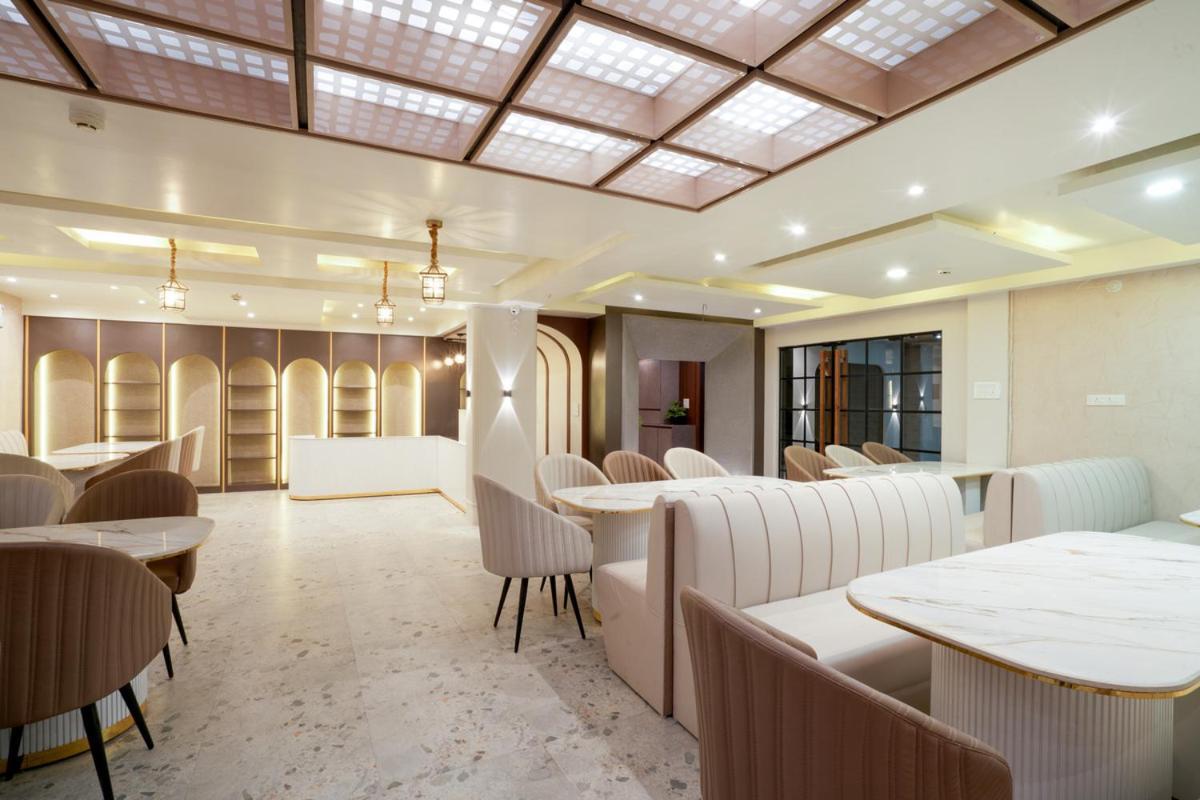 Hotel Square 36 โกตา ภายนอก รูปภาพ