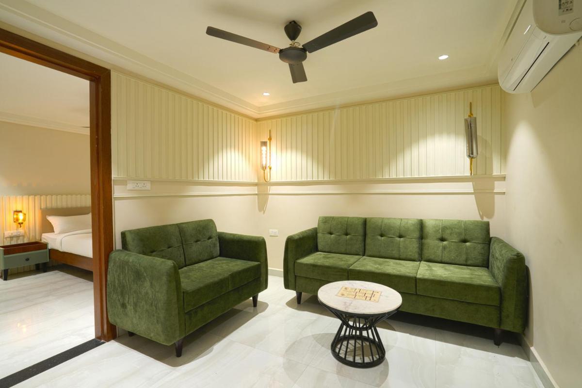 Hotel Square 36 โกตา ภายนอก รูปภาพ