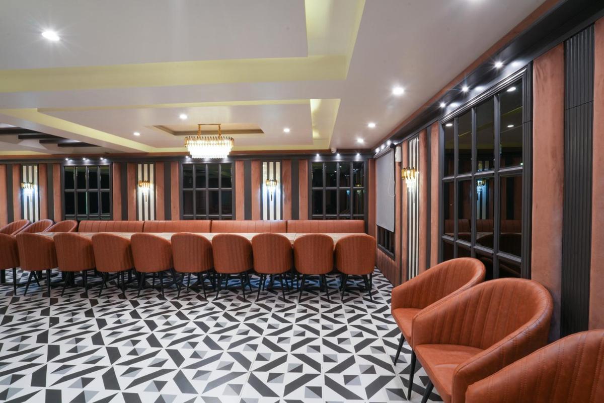 Hotel Square 36 โกตา ภายนอก รูปภาพ